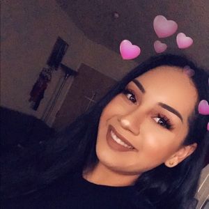 Meet your Posher, Ana